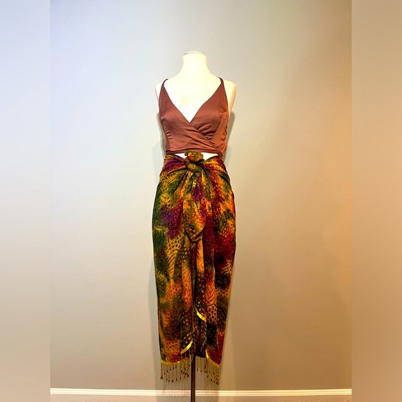 TIFFANYSLABEL TRIBAL-AFRICAN PRINT WRAP/SKIRT CLOTH W/GOLD TRIM APPLICATION - Picture 5 of 5